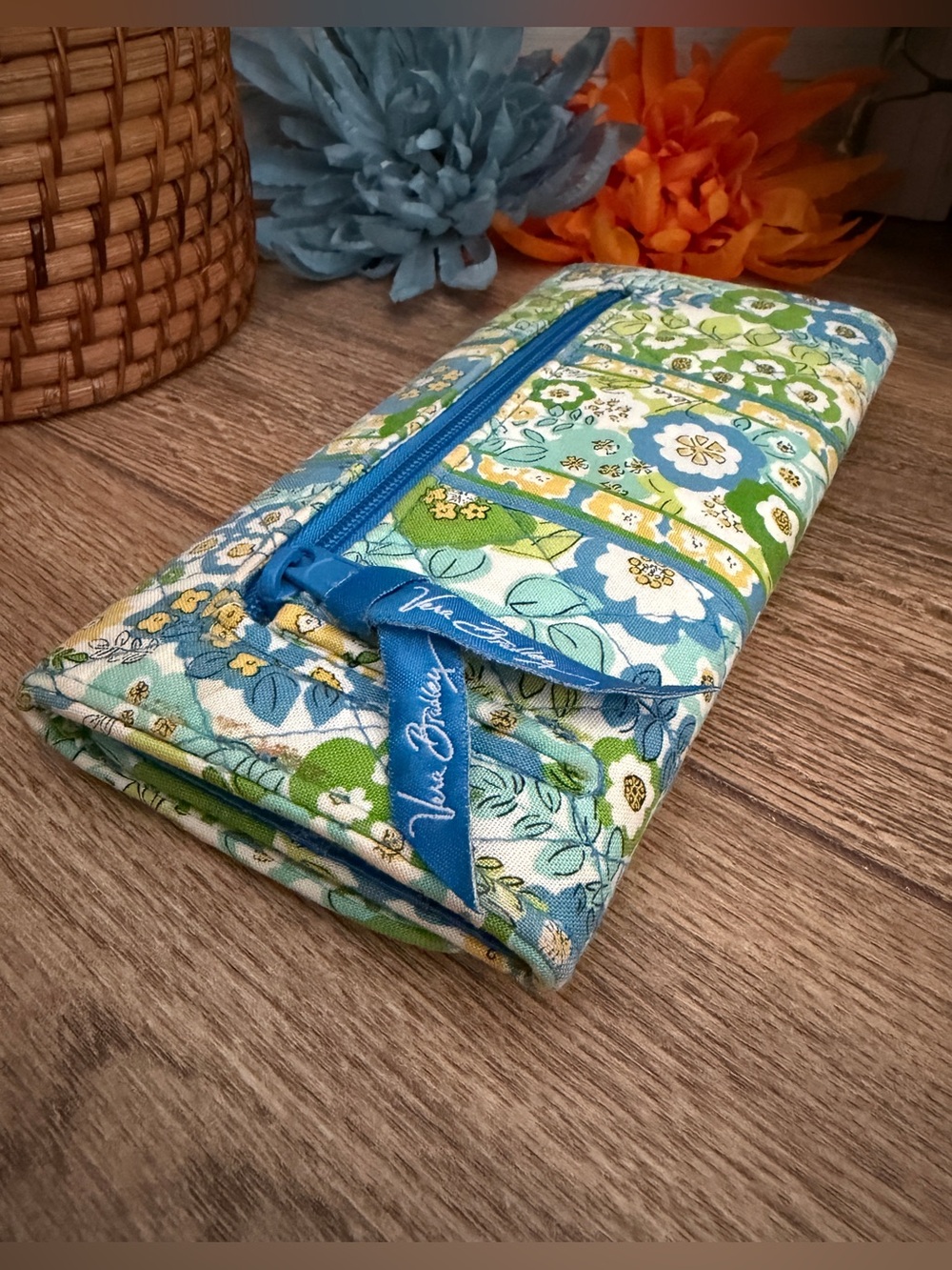 Vera Bradley English Meadow Quilted Slim Trifold Card Wallet - Retired